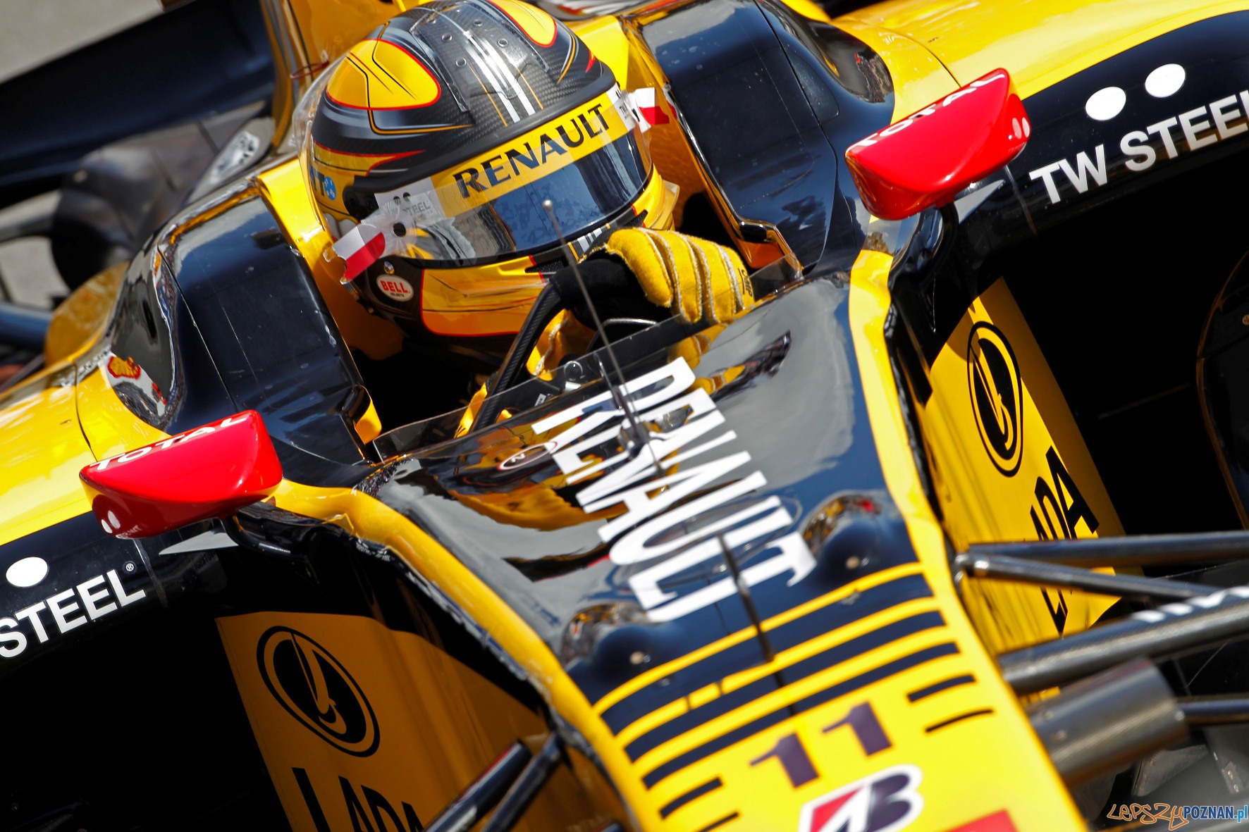 Robert Kubica, bolid Renault F1 Team  Foto: Renault Polska