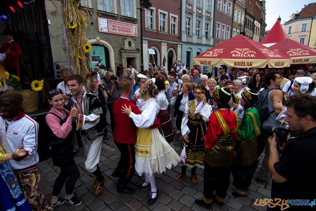 Światowy Przegląd Folkloru Integracje - Poznań, Stary Rynek 14.08.2010 r.  Foto: Piotr Rychter