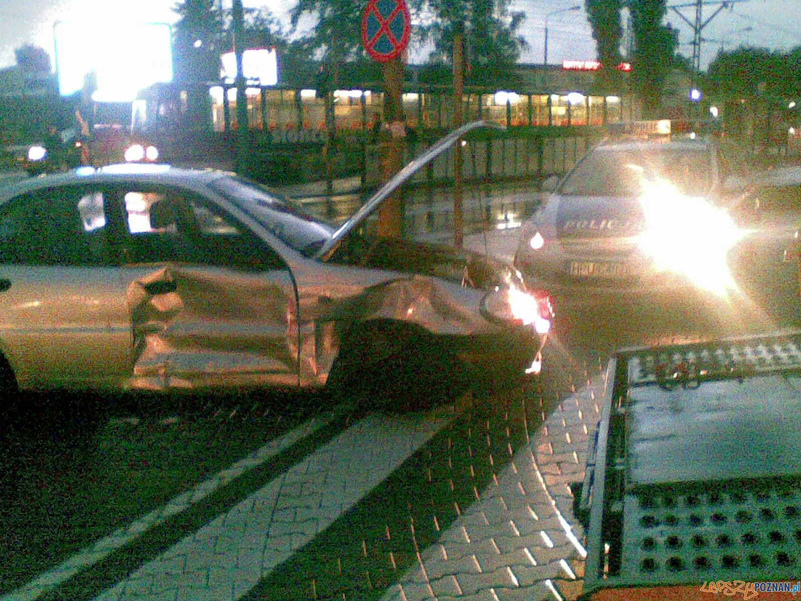 Wypadek na skrzyżowaniu ulic Baraniaka i Jana Pawła II  Foto: lepszyPOZNAN.pl / Piotr Rychter