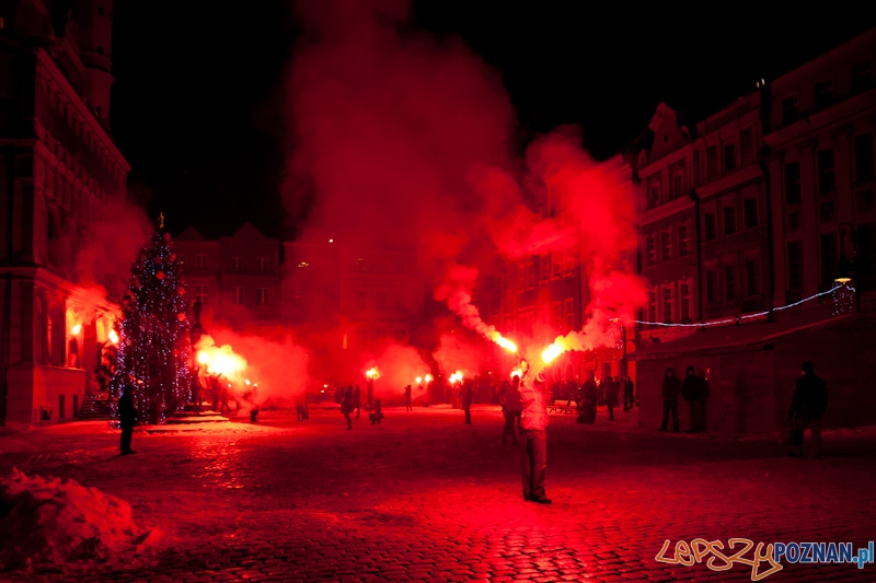 92. rocznica wybuchu Powstania Wielkopolskiego - Stary Rynek - 27.12.2010 r.  Foto: lepszyPOZNAN.pl / Paweł Rychter