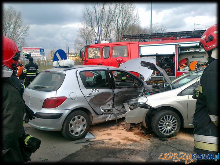 Wypadek przy Rondzie Żegrze  Foto: Marek Maciejewski