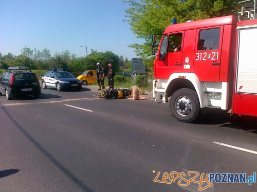 Wypadek motocyklisty w Czerwonaku  Foto: Komenda Miejska Państwowej Straży Pożarnej