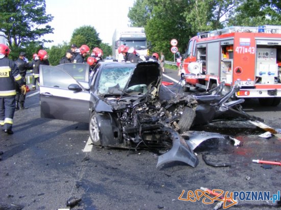 Śmiertelny wypadek na drodze krajowej nr 2 - 22.06.2011  Foto: KW PSP w Poznaniu