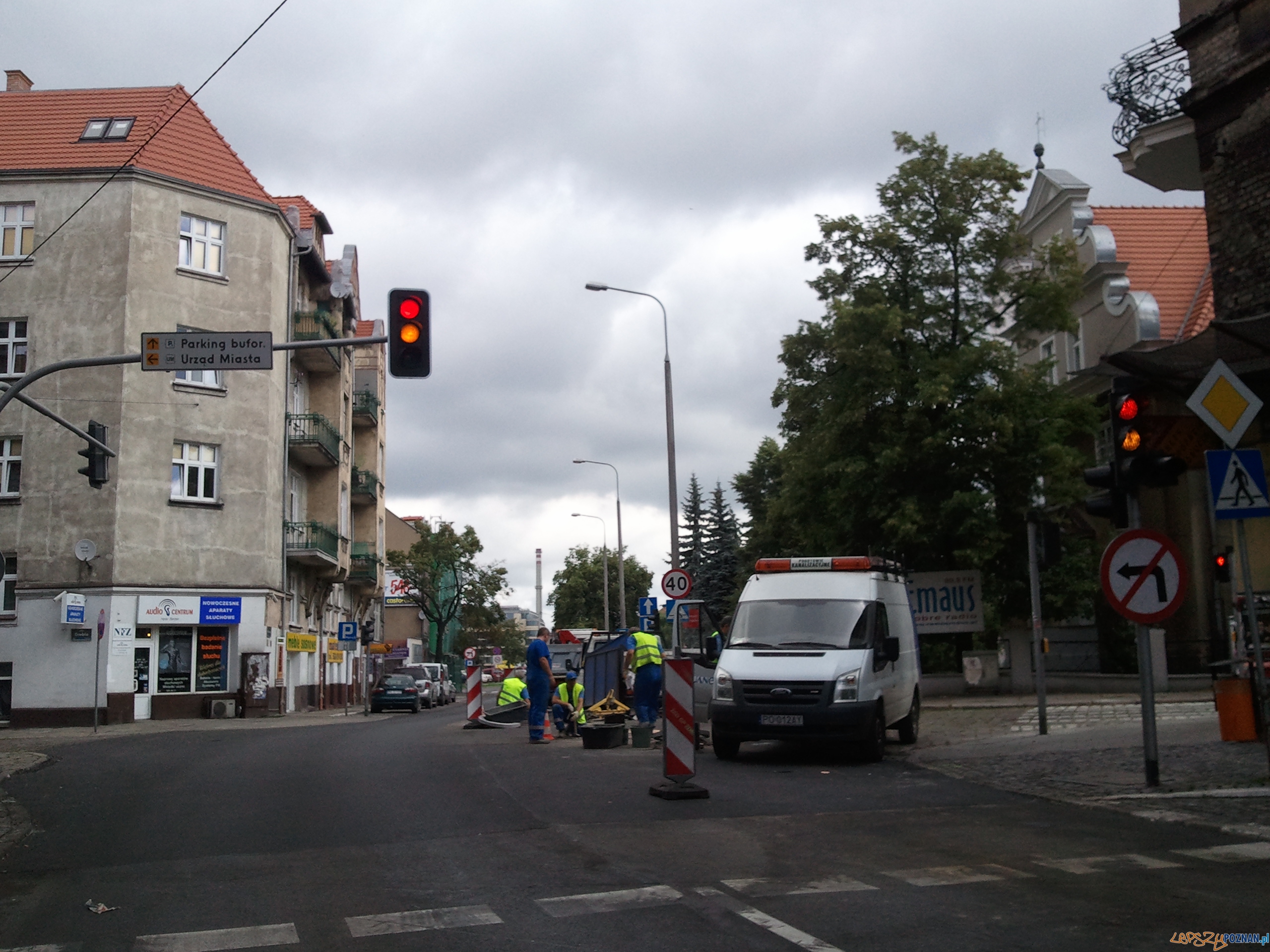 Prace i zwężenie na Mostowej  Foto: lepszyPOZNAN.pl / gsm