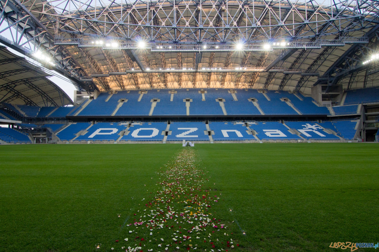 Kolacja na Stadionie Miejskim - 12.07.2011 r.  Foto: lepszyPOZNAN.pl / Piotr Rychter