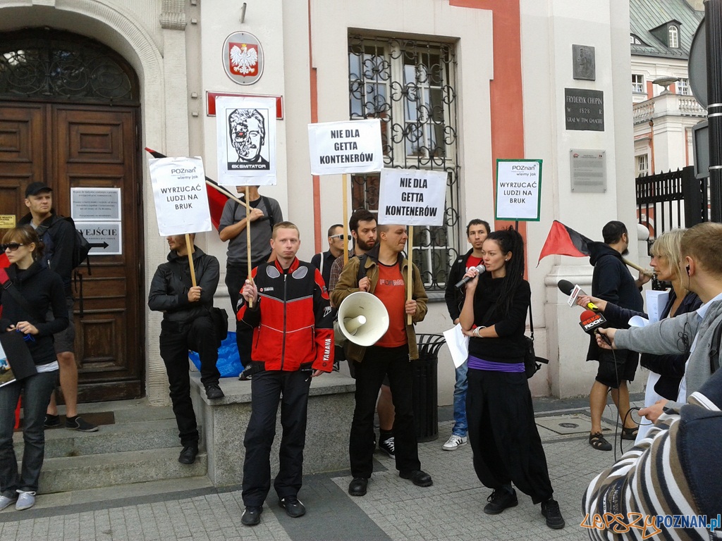 Pikieta pod Urzędem Miasta  Foto: lepszyPOZNAN.pl / Paweł Rychter