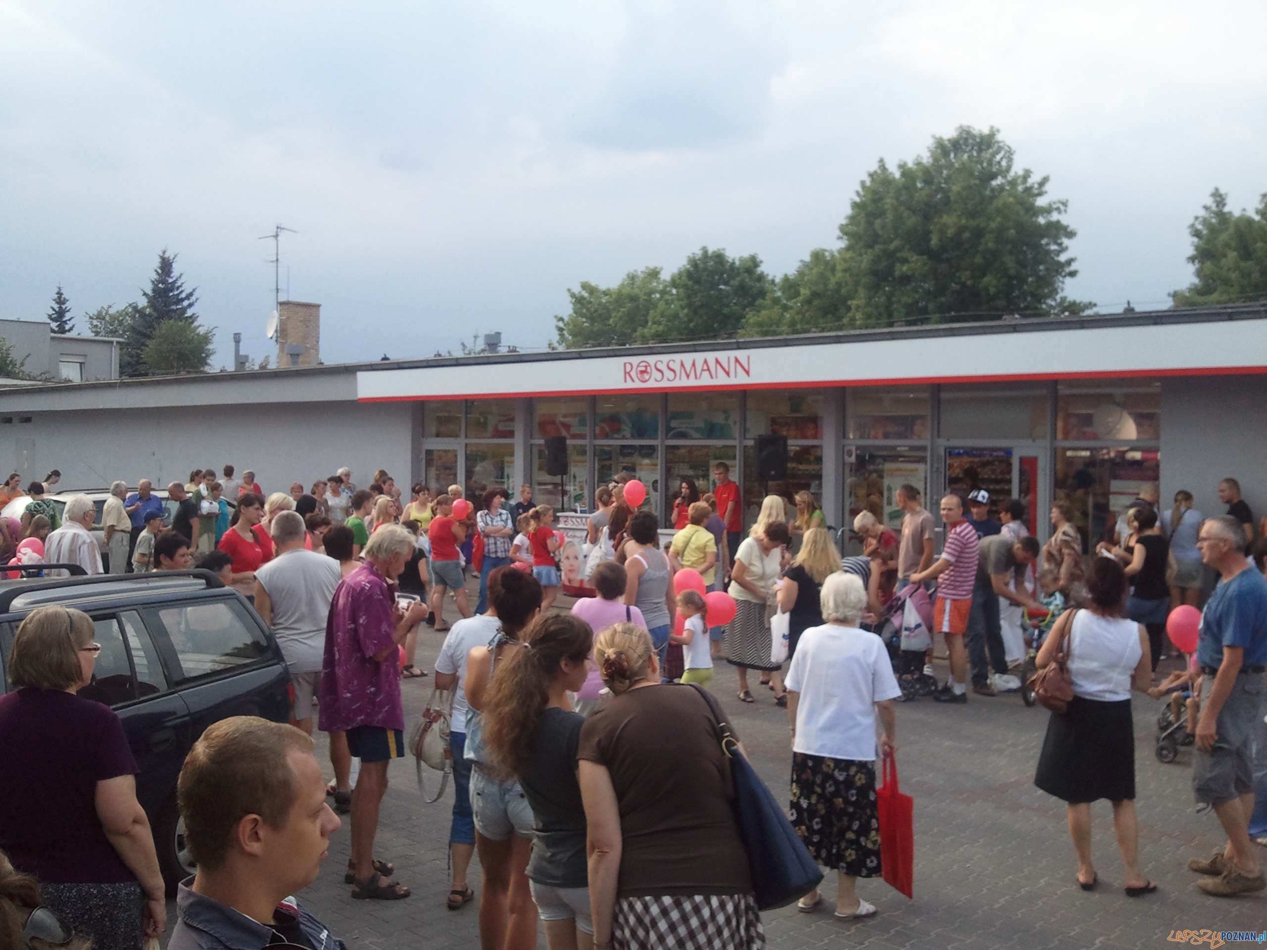 Otwarcie nowego sklepu na osiedlu Warszawskim  Foto: lepszyPOZNAN.pl / gsm