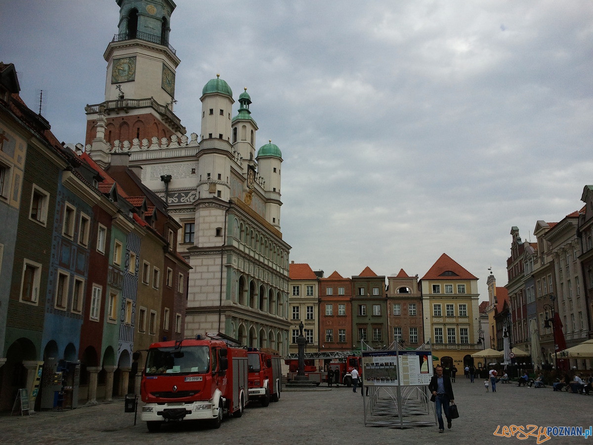 Ćwiczenia Straży Pożarnej na Starym Rynku  Foto: lepszyPOZNAN.pl/gsm