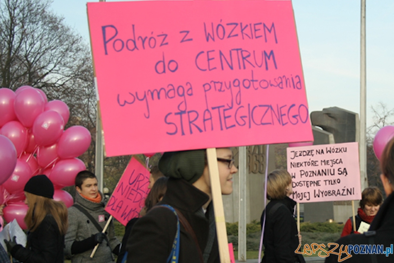 Krytyczna Masa Wózkowa - Poznań - 20.11.2011 r.  Foto: Ewelina Gutowska