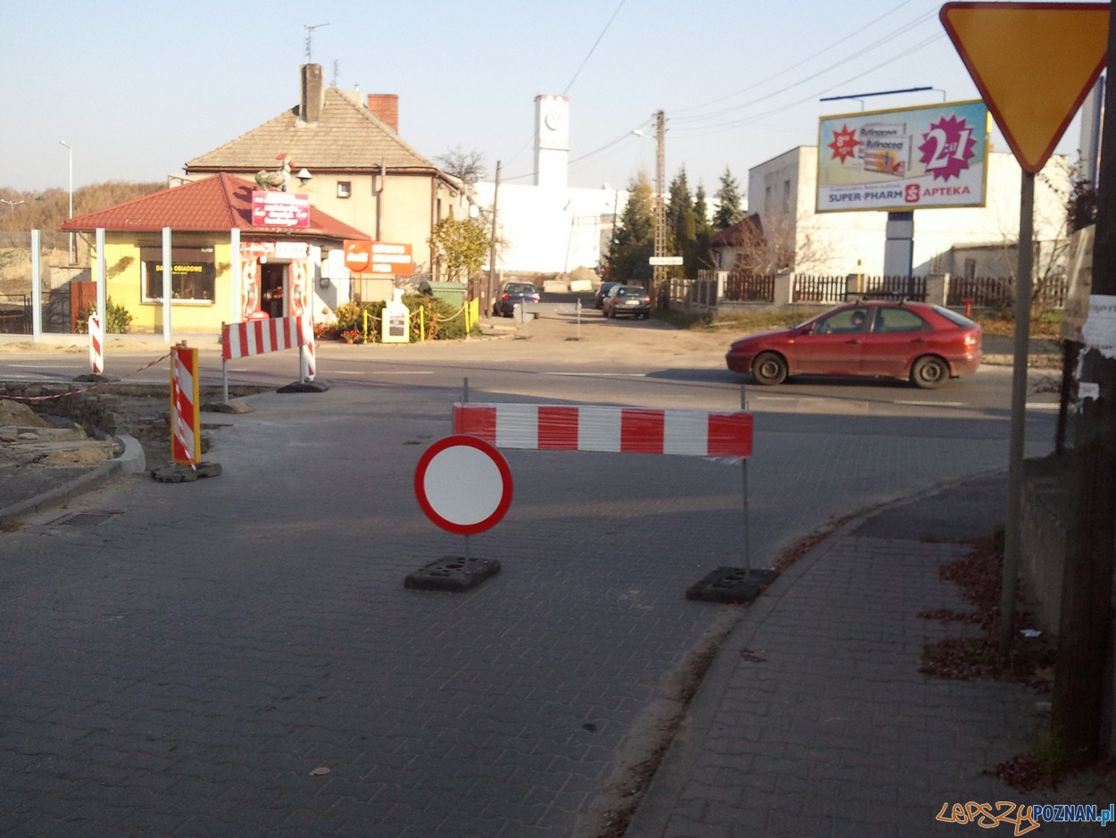 Zamknięty wyjazd z ulicy Mścibora  Foto: lepszyPOZNAN.pl / gsm