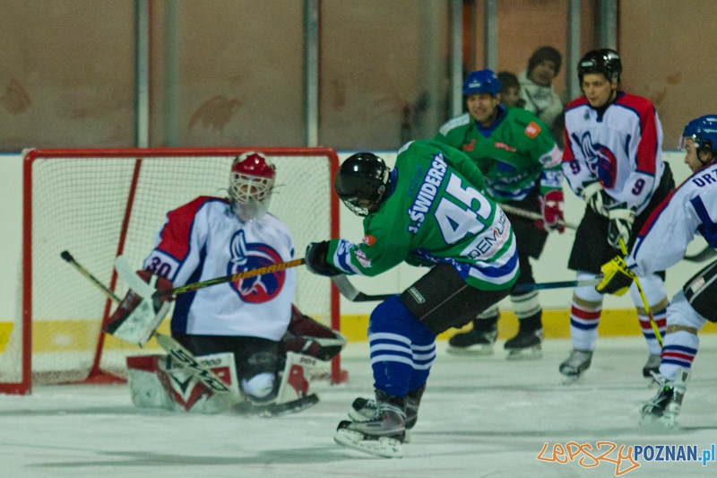 Dzikie Krokodyle Poznań vs. PTH Poznań - Lodowisko Chwiałka 21.11.2011 r.  Foto: lepszyPOZNAN.pl / Piotr Rychter