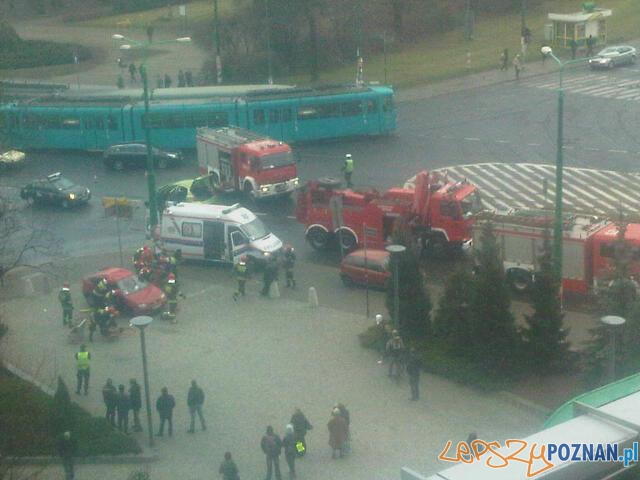 Wypadek na Królowej Jadwigi  Foto: news@lepszypoznan.pl