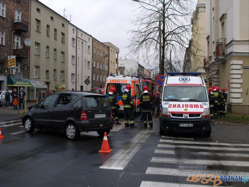 Wypadek na skrzyżowaniu Kasprzaka i Chociszewskiego  Foto: lazarz.pl