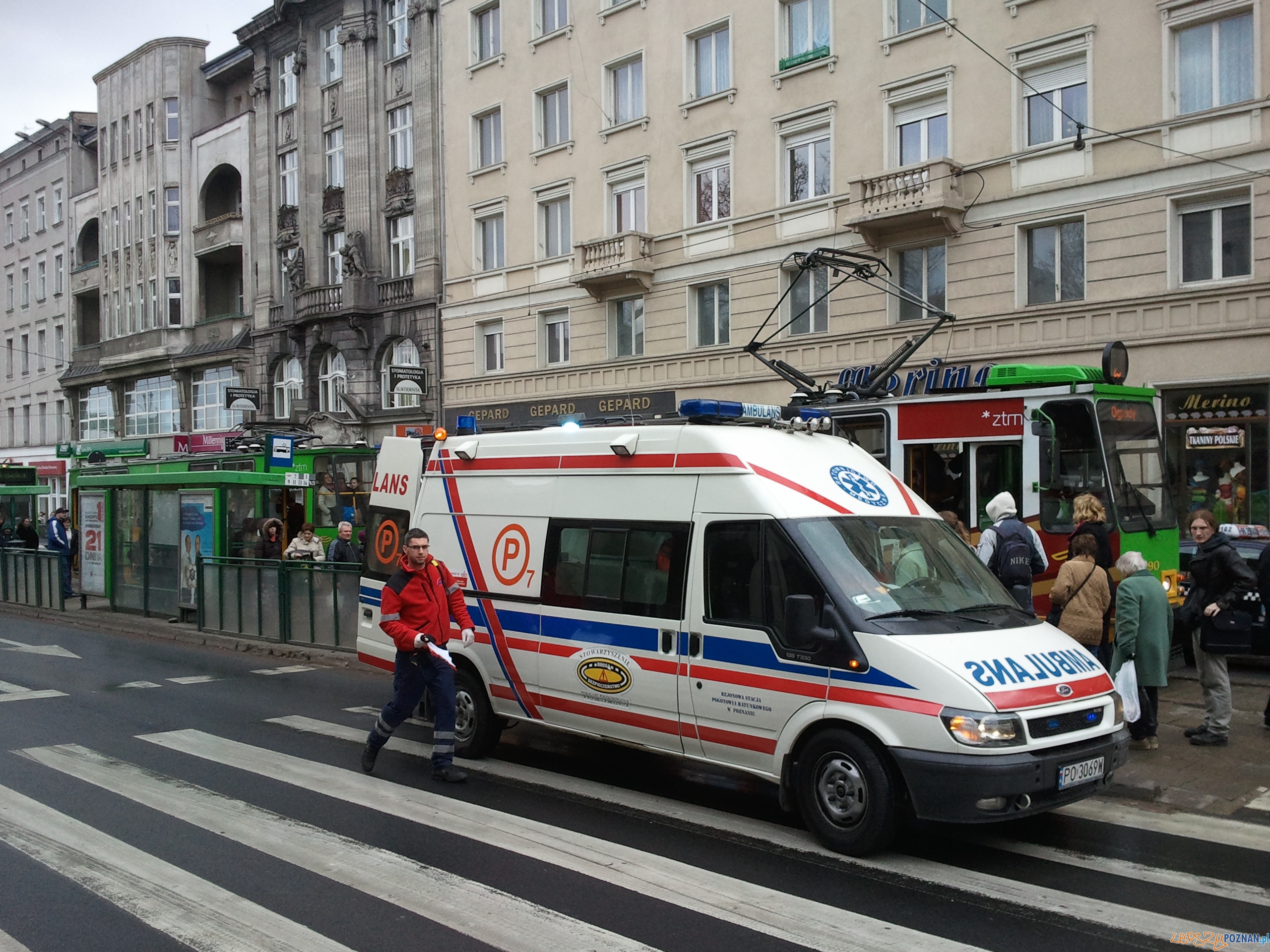 Pasażerka wymagała pomocy lekarza  Foto: lepszyPOZNAN.pl/ pr