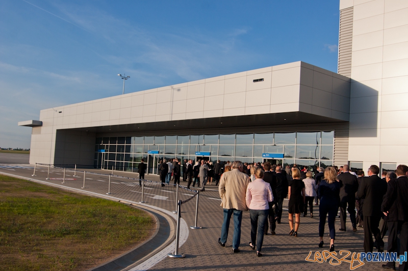 Nowy terminal pasażerski na Ławicy - Poznań 28.05.2012 r.  Foto: LepszyPOZNAN.pl / Paweł Rychter