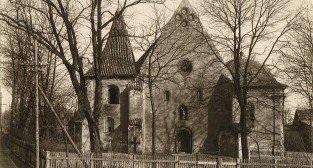 Kościół św. Jana Jerozolimskiego za murami, zdjęcie z roku 1927  Foto: fotopolska.eu