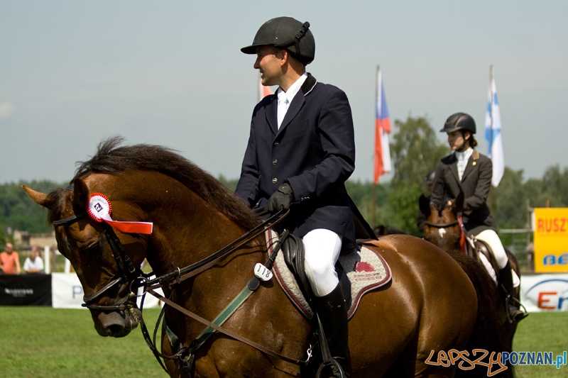 Międzynarodowe Zawody Jeździeckie w Skokach przez Przeszkody CSI** na Woli - Poznań 30.06.2012 r.  Foto: Ewelina Gutowska