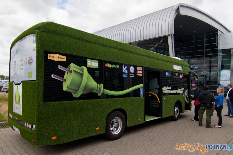 Solaris Urbino Electric na Ławicy - Poznań 02.06.2012 r.  Foto: lepszyPOZNAN.pl / Paweł Rychter