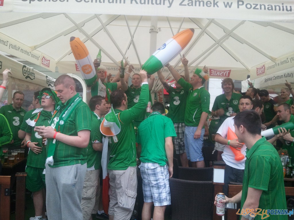 Pierwszy mecz w Poznaniu - Stary Rynek - tak się bawią Irlandczycy  Foto: lepszyPOZNAN.pl / gsm
