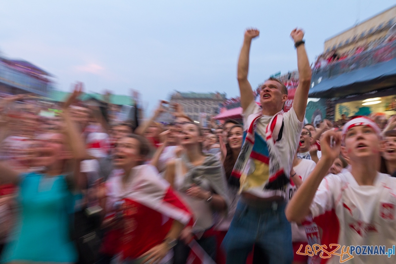 Strefa kibica Poznań - biało-czerwoni kibice podczas UEFA Euro 2012 - mecz Polska - Rosja  Foto: lepszyPOZNAN.pl / Piotr Rychter