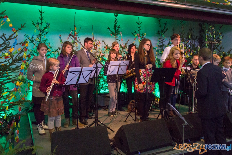 Spotkanie wigilijne z Caritas i Warta Poznań - hala nr 1 MTP 24.12.2012 r.  Foto: lepszyPOZNAN.pl / Piotr Rychter