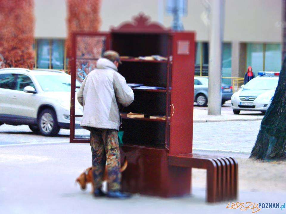 Mirek czyli Miejski Regał Książkowy na Placu Wolności  Foto: lepszyPOZNAN.pl / tab 10.1