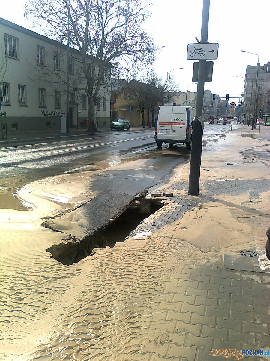 Awaria wodociągowa na Garbarach  Foto: Aquanet