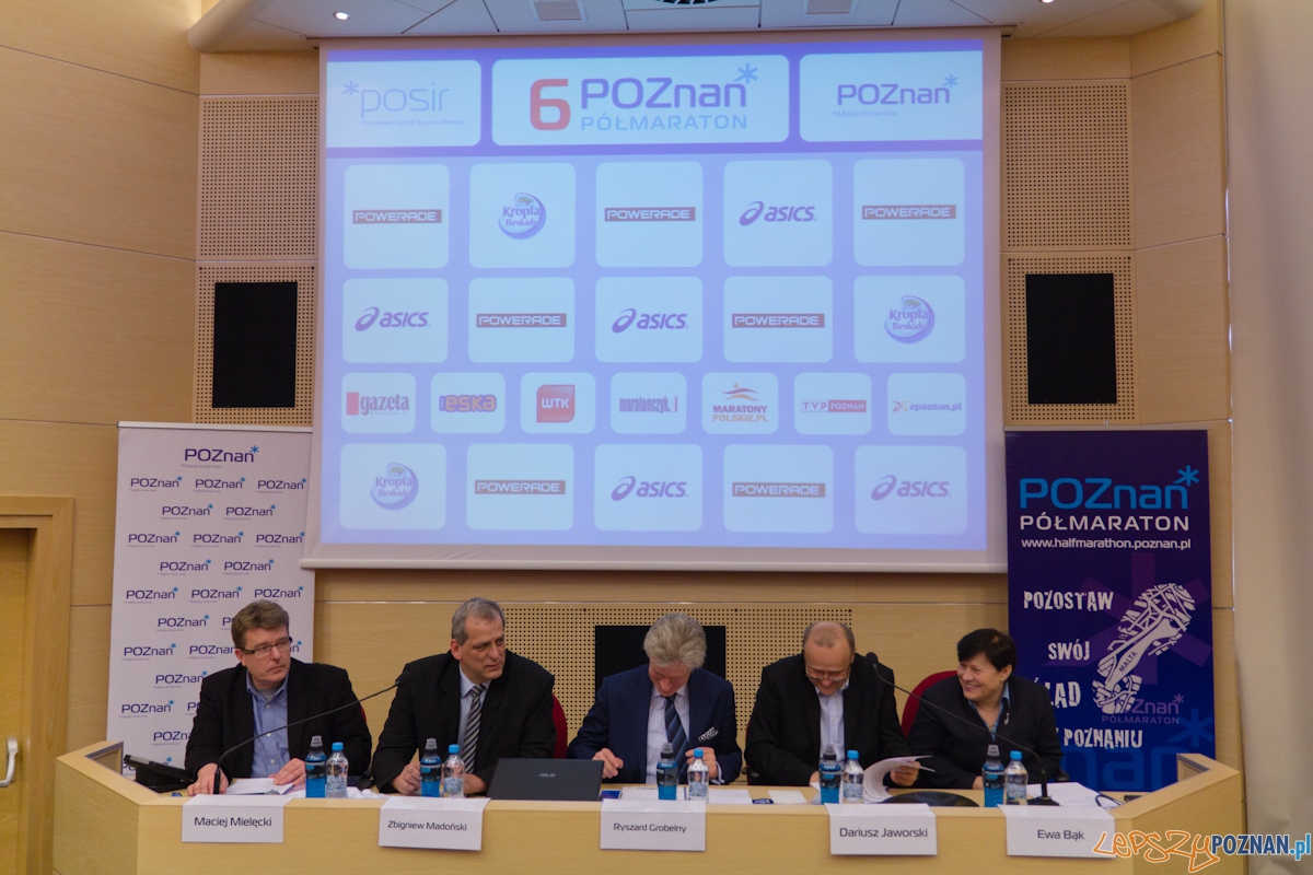 6.Poznań Półmaraton - od prawej Ewa Bąk, Dariusz Jaworski, Ryszard Grobelny, Zbigniew Madoński, Maciej Mielęcki  Foto: lepszyPOZNAN.pl / Piotr Rychter