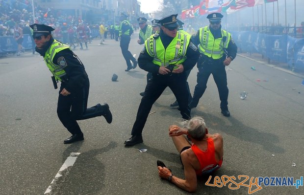 Boston - tuż po pierwszej eksplozji  Foto: AP / John Tlumacki