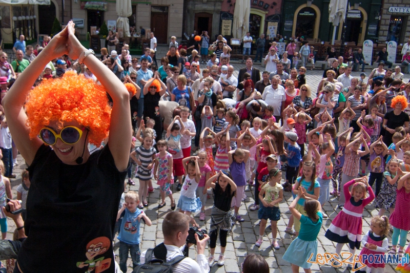 I Flashmob Przedszkolaków na Starym Rynku - Poznań 09.06.2013 r.  Foto: LepszyPOZNAN.pl / Paweł Rychter