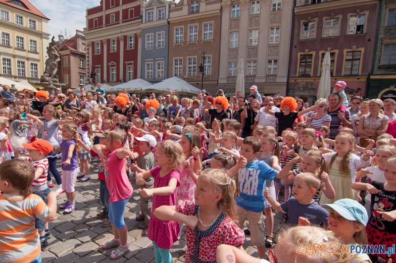 I Flashmob Przedszkolaków na Starym Rynku - Poznań 09.06.2013 r.  Foto: LepszyPOZNAN.pl / Paweł Rychter