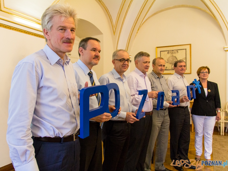 Zespół Miasta Poznania przygotowany do Poznań Business Run, od lewej Ryszard Grobelny, Tomasz Kayser, Mirosław Kruszyński, Jerzy Stęp[ień, Dariusz Jaworski, Stanisław Tamm, Barbara Sajnaj  Foto: lepszyPOZNAN.pl / Piotr Rychter