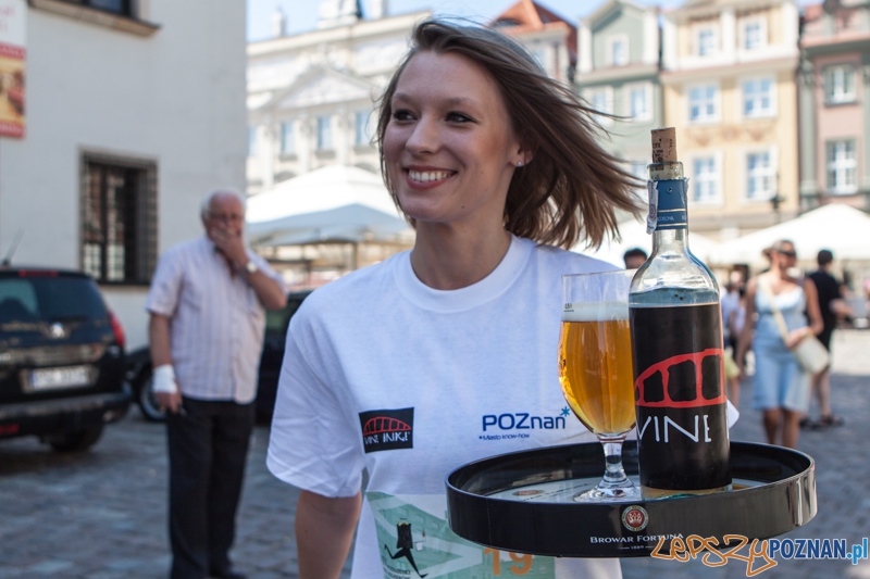 IV Poznański Bieg Kelnerów Vine Bridge - Stary Rynek 17.08.2013 r.  Foto: LepszyPOZNAN.pl / Paweł Rychter