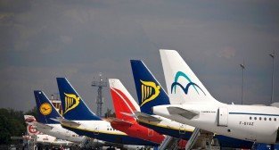 Ławica samoloty - odprawa Foto: Port Lotniczy Ławica Ławica samoloty - odprawa  Foto: Port Lotniczy Ławica