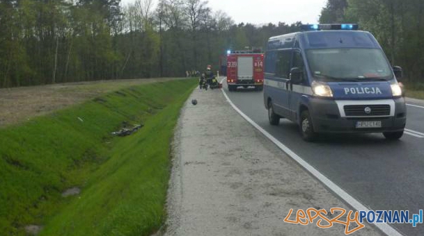 wypadek motocyklisty w Murowanej Goślinie  Foto: JRG 8