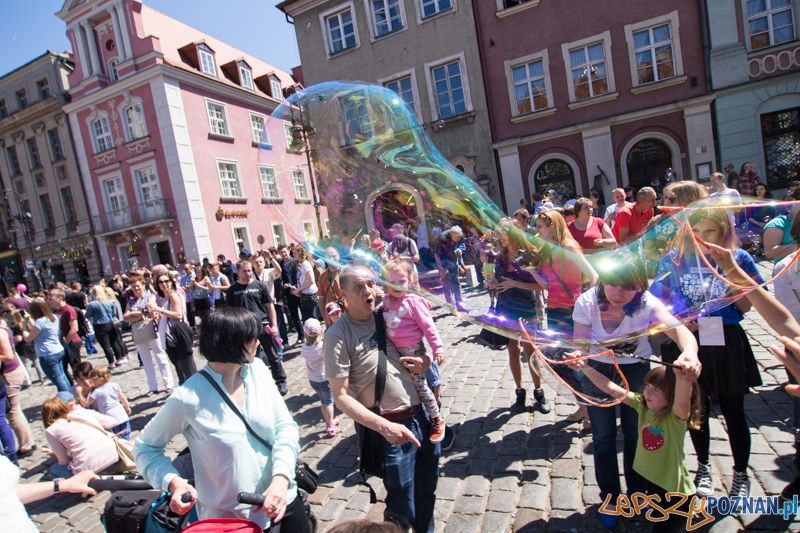 Bańki mydlane na Starym Rynku  Foto: lepszyPOZNAN.pl / Piotr Rychter