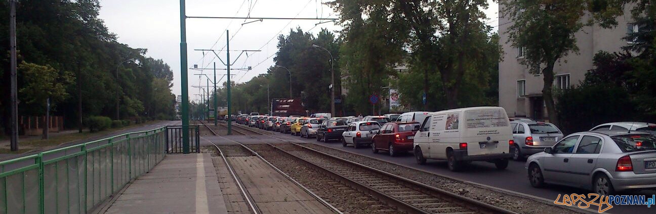 Poranne korki spowodowane remontem torowiska na ul. Reymonta  Foto: Włodzimierz Nowak