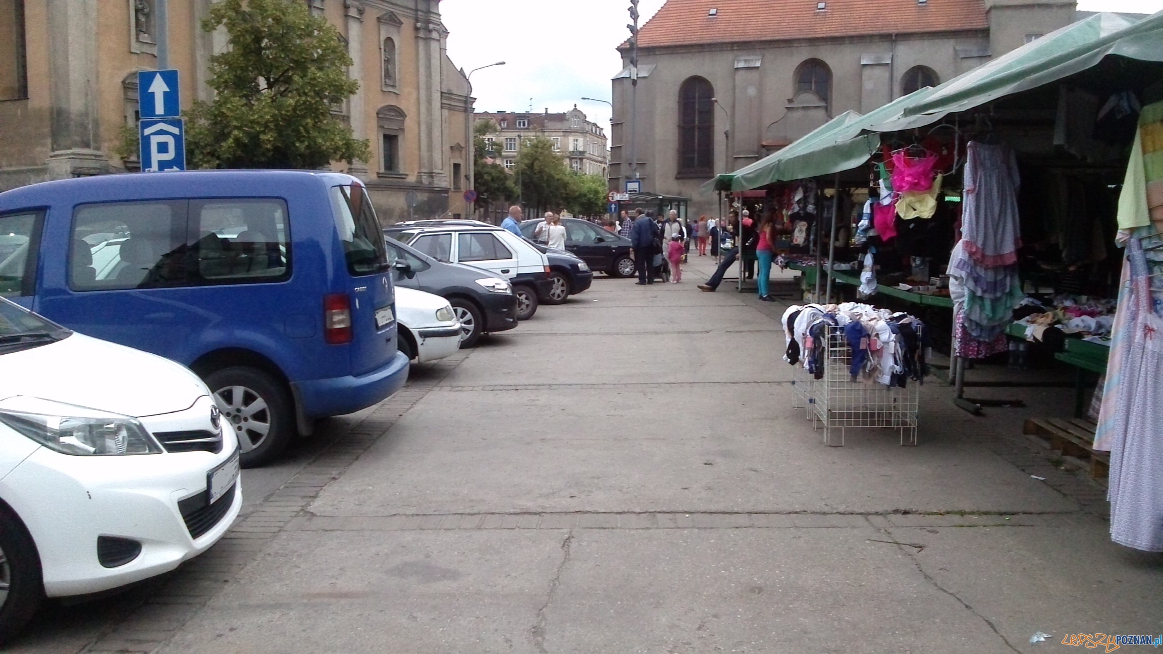 Parkowanie na Placu Bernardyńskim - Poznań 03.07.2014 r.  Foto: Karolina