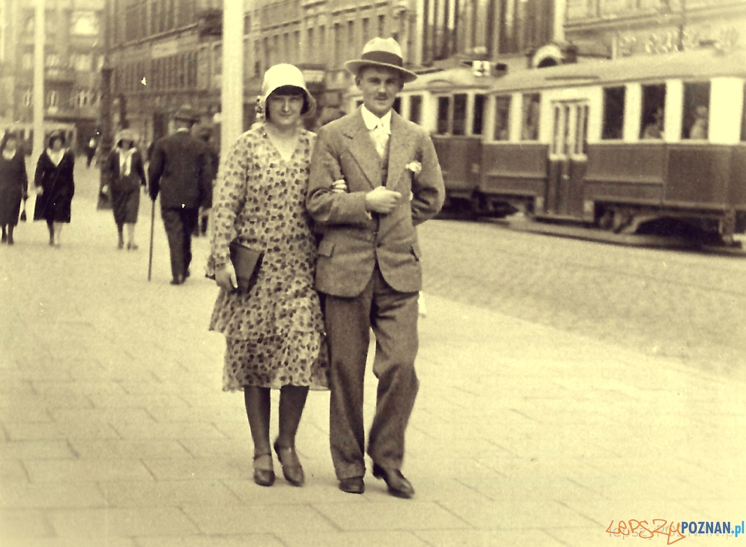Poznańczycy - Plac Wolności, a w tle Aleje Marcinkowskiego - ok. 1938 roku  Foto: lepszyPOZNAN.pl / zbiory własne