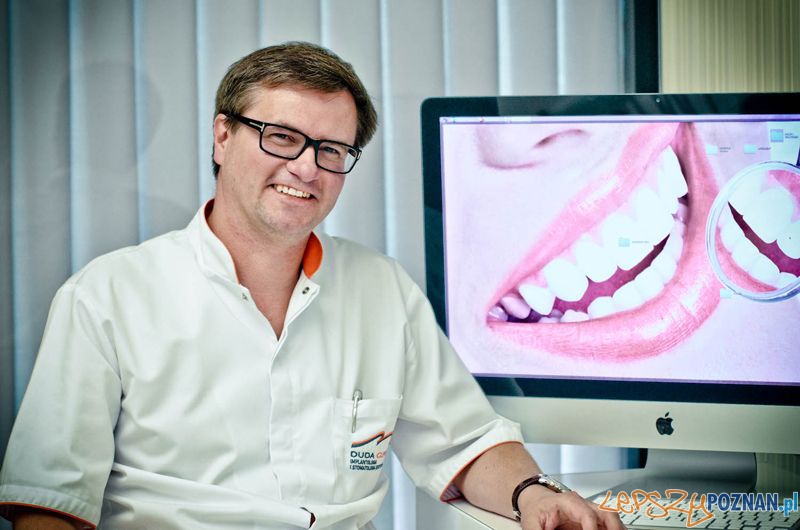 Dentysta dr Mariusz Duda  Foto: materiały prasowe