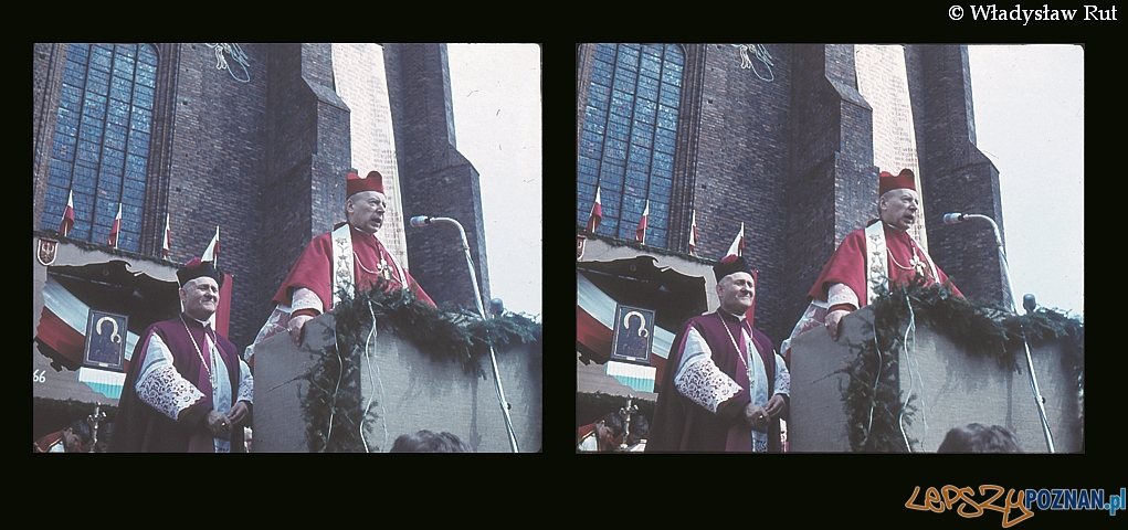 Kardynał Wyszyński przed katedrą poznańską w trakcie obchodów Millennium 1966  Foto: Władysław Rut