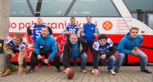 Kozły Poznań przed Krwiobusem  Foto: lepszyPOZNAN.pl / Piotr Rychter