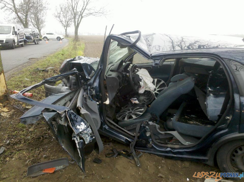 Kolejny groźny wypadek na ul. Kobylepole   Foto: PSP / Michał Jabłoński