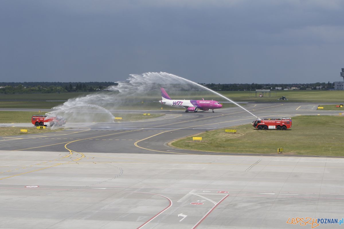 Powitanie drugiego samolotu WizzAir  Foto: materiały prasowe