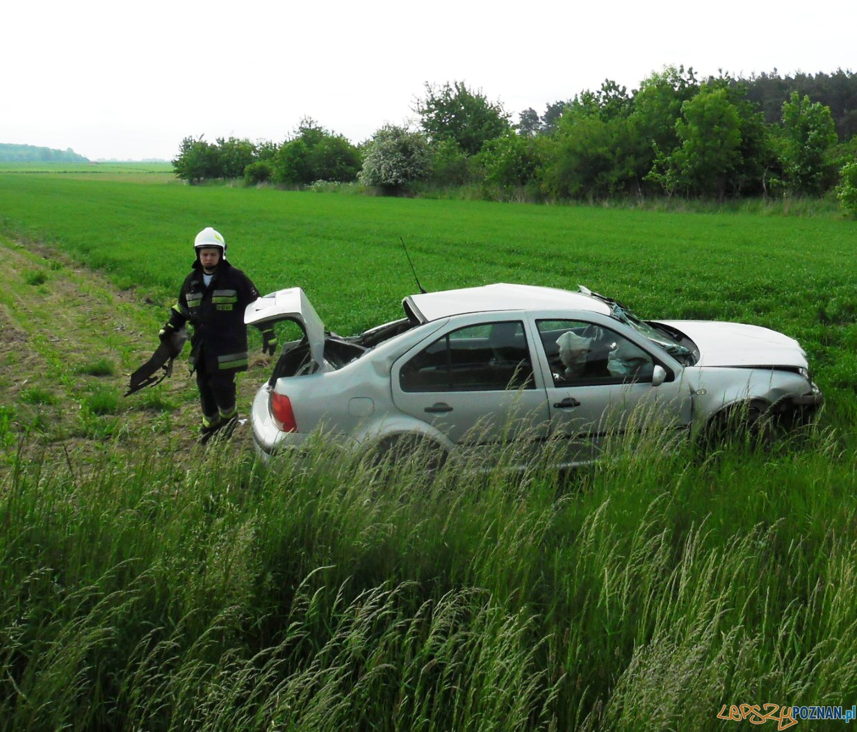 Wypadek pod Jarocinem  Foto: mł.asp. Bartosz Porażewski, st.kpt. Adam Łuczak