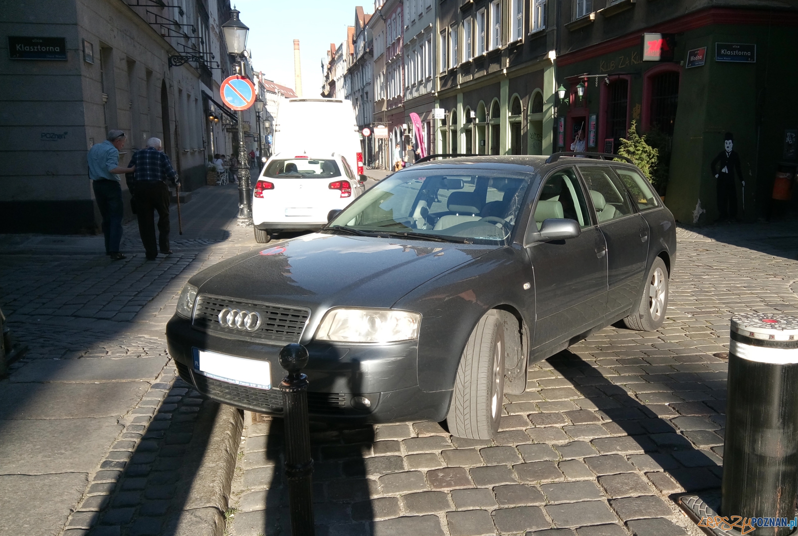 Parkuje byle gdzie  Foto: news@lepszypoznan.pl