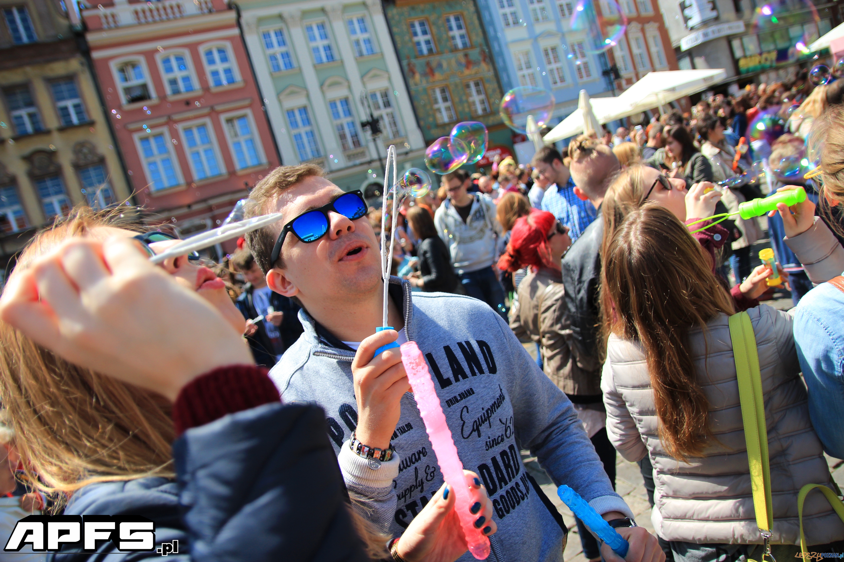 Bańki na Starym Rynku w Poznaniu (30.05.2014)  Foto: Adrian Potrawiak