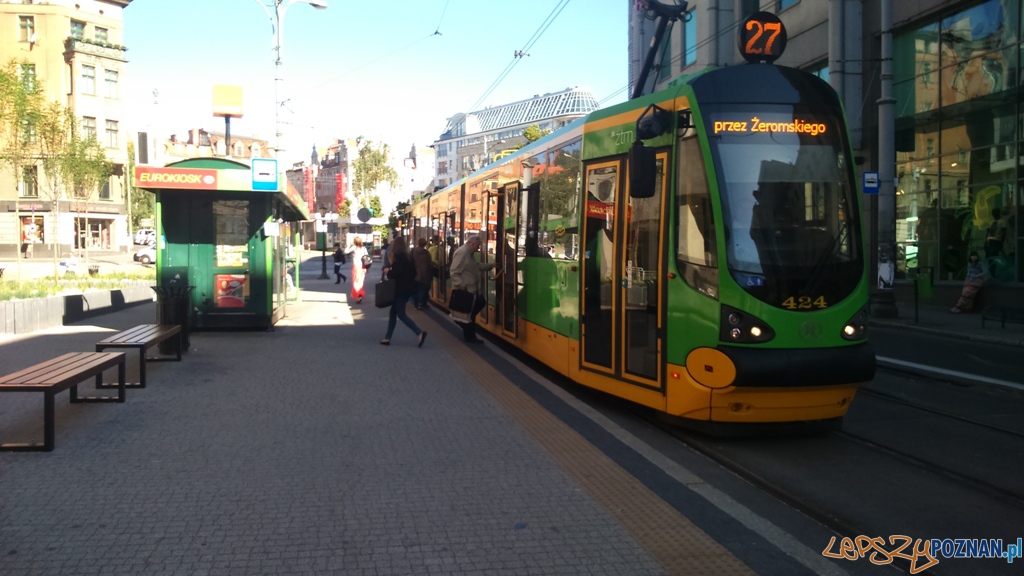Przystanek tramwajowy przy Strzeleckiej  Foto: Straż Miejska