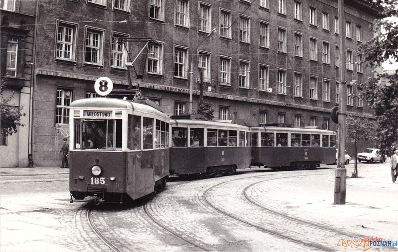 8 na placu Wielkopolskim 1977  Foto: fotopolska