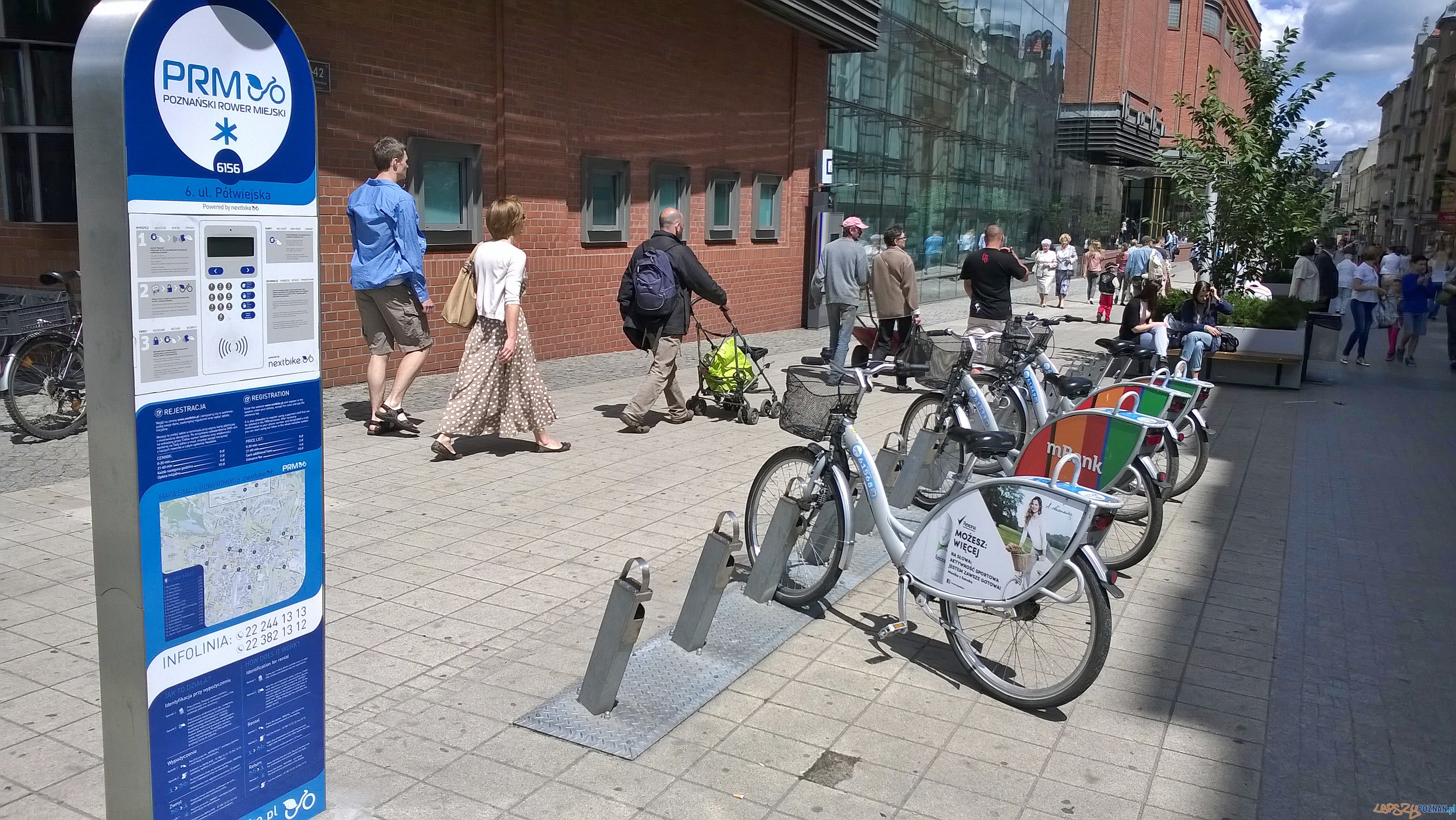 Stacja rowerowa NextBike na Półwiejskiej  Foto: Tomasz Dworek